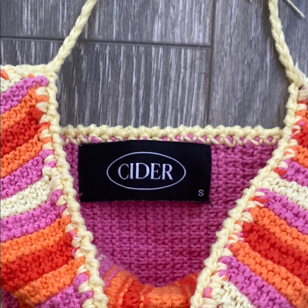 Cider - Crochet Halter Crop Top - Size S - Picture 5 of 7